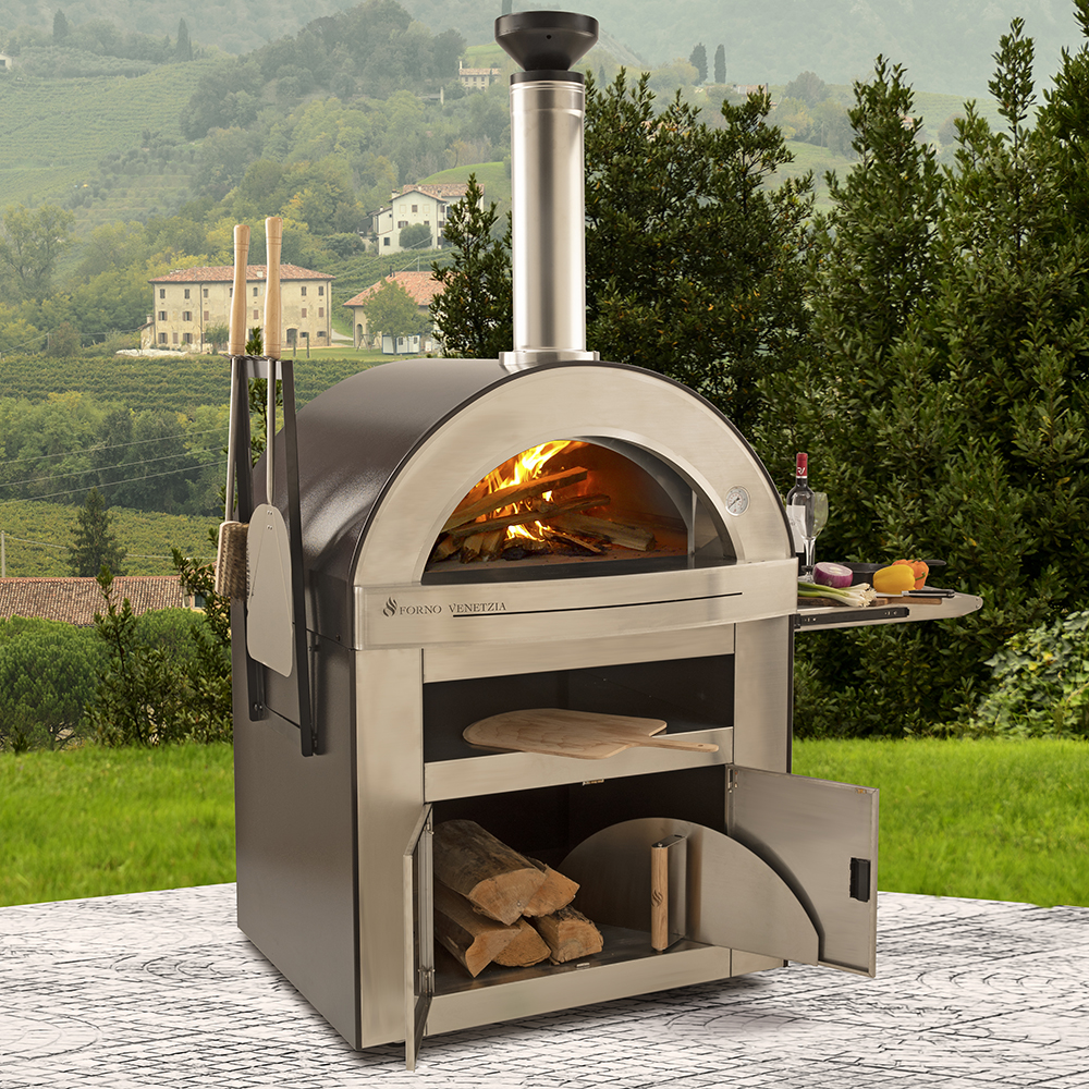 photo FVTOR510 oven turned on outdoors